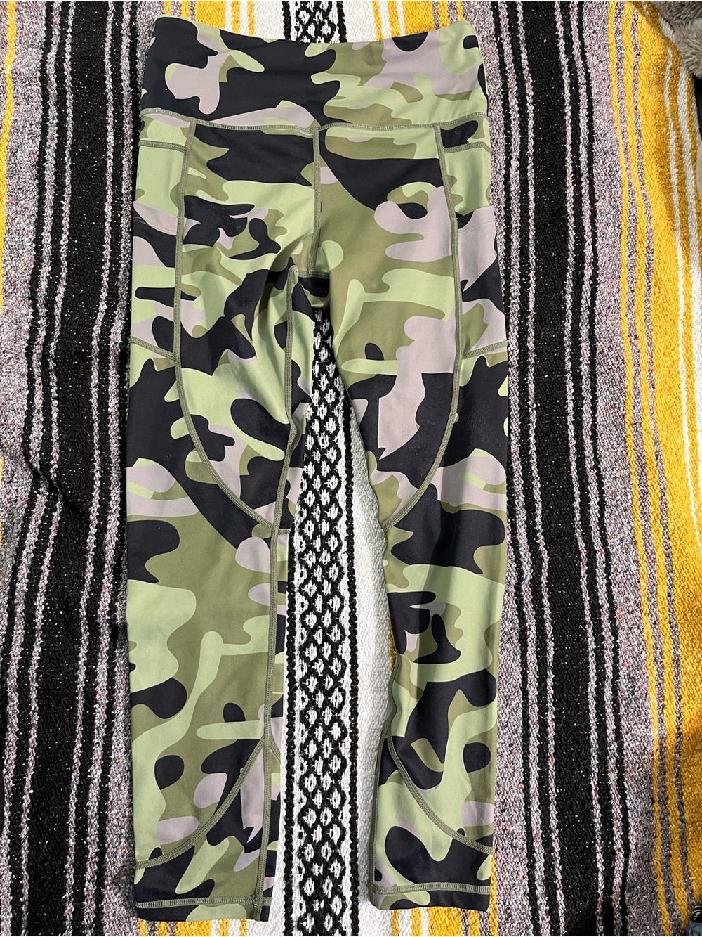 Zyia Size 6-8 Camo Leggings